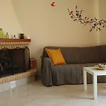 The Yellow House I 2br Retreat Near Myrtos
