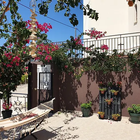 Theyellow House Fully Equipped 2br شقة Andipáta