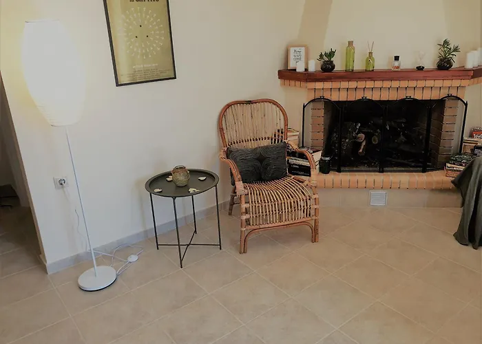 The Yellow House I 2br Retreat Near Myrtos *